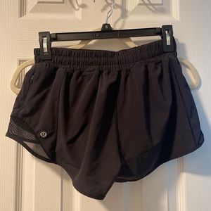 Lululemon Hotty Hot Low Rise 2.5”